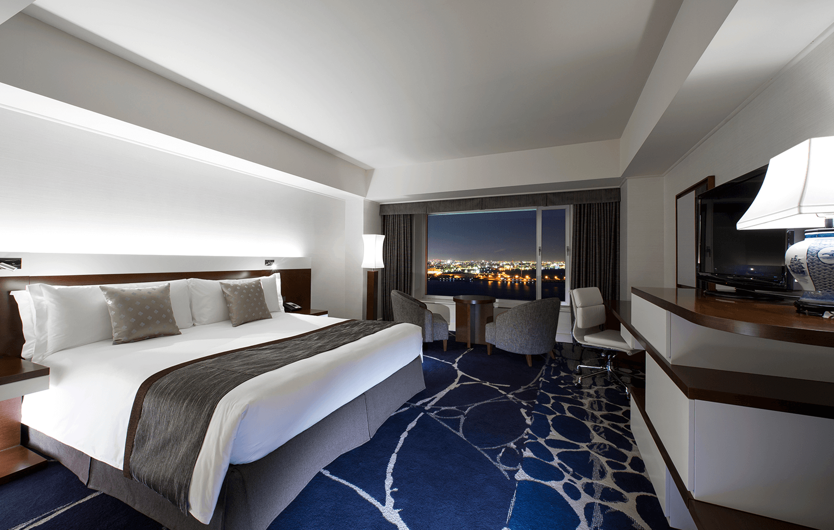 Guest Rooms Stays Luxury Hotel In Minatomirai Yokohama