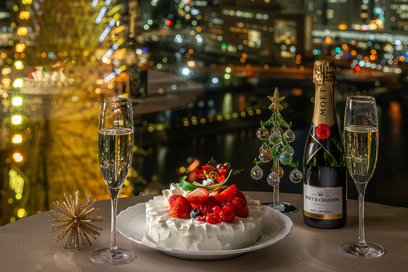 Image of room service Christmas cake